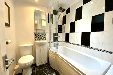 17 Baslow Grove, Stockport, SK5 7NJ
