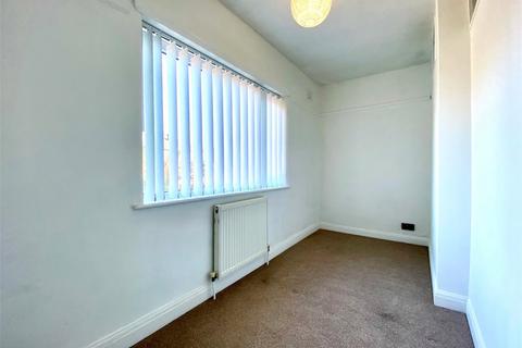 17 Baslow Grove, Stockport, SK5 7NJ