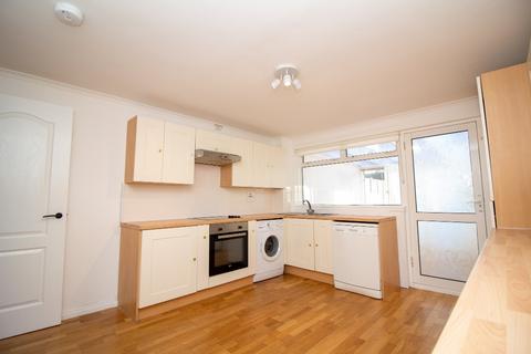 2 bedroom terraced house to rent - Bughtlin Park, East Craigs, Edinburgh, EH12