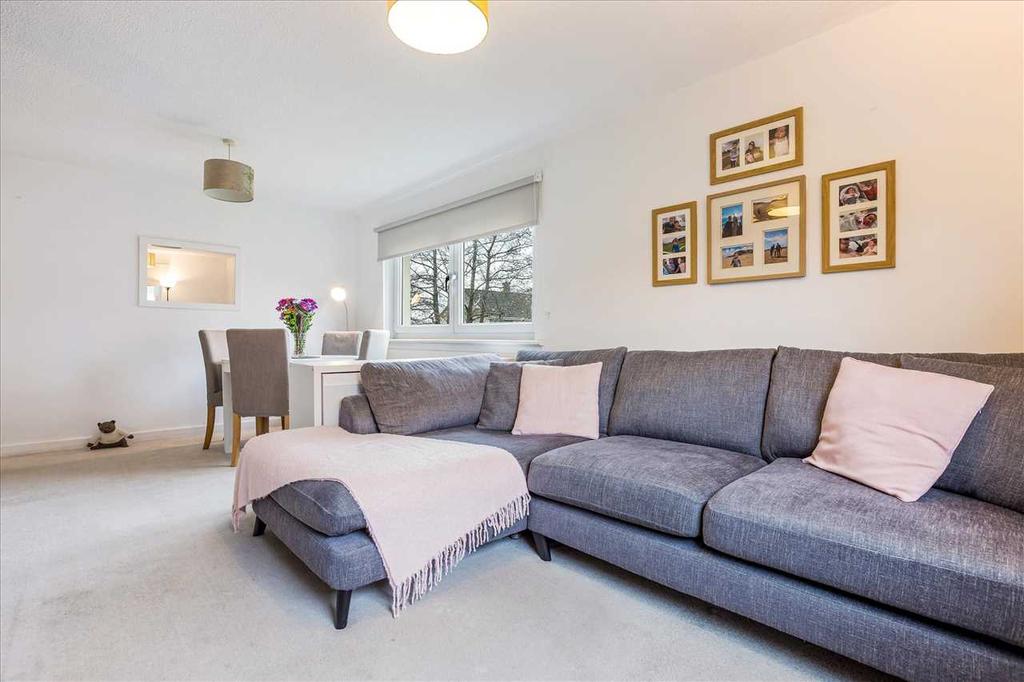 Semphill Gardens, Calderwood, EAST KILBRIDE 2 bed apartment £80,000