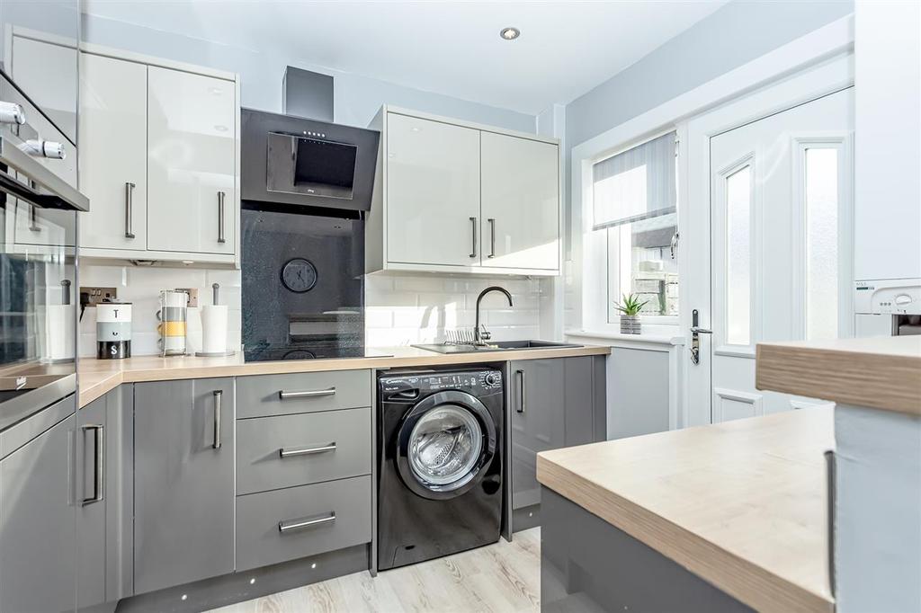 Kitchen/Dining Area