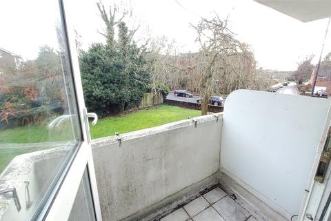 3 bedroom apartment to rent, Rusper Close, Stanmore, HA7