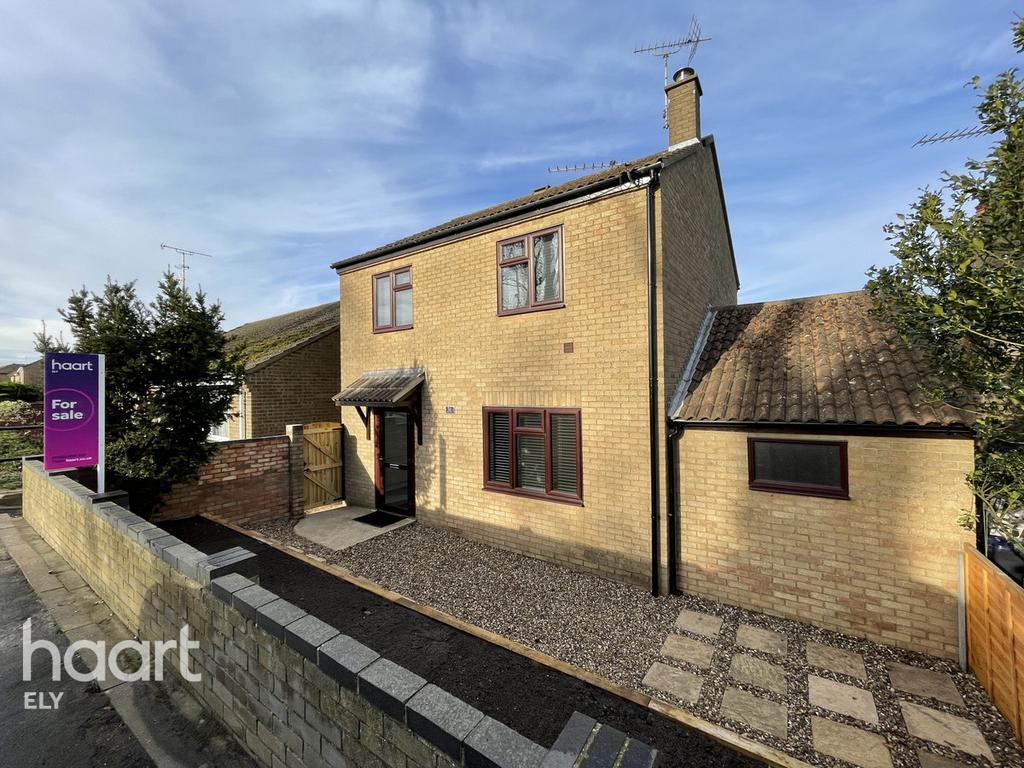 Station Road, Littleport 3 bed detached house £300,000