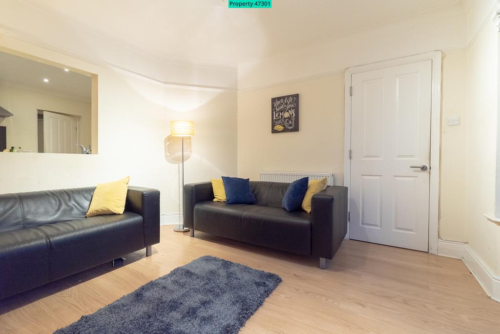 38 Blenheim Gardens, Southampton, SO17 7 bed semidetached house £