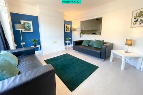 6 bedroom semi-detached house to rent, 38 Blenheim Gardens, Southampton, SO17