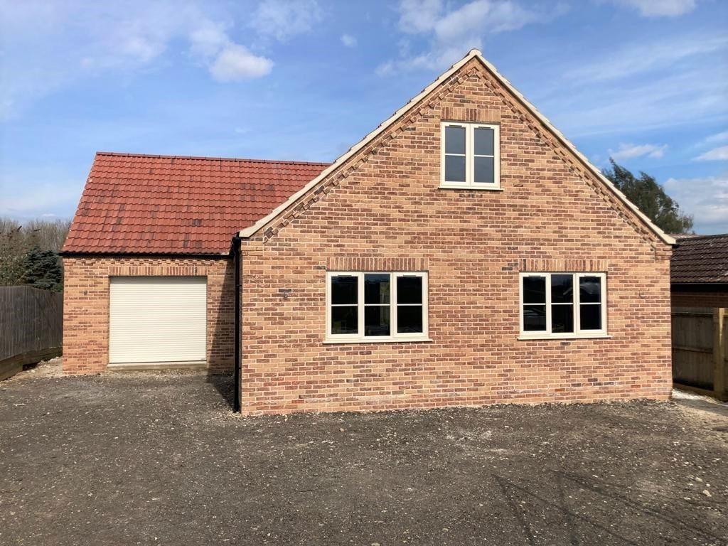 Cross Road, Sutton St. Edmund 4 bed detached bungalow £400,000