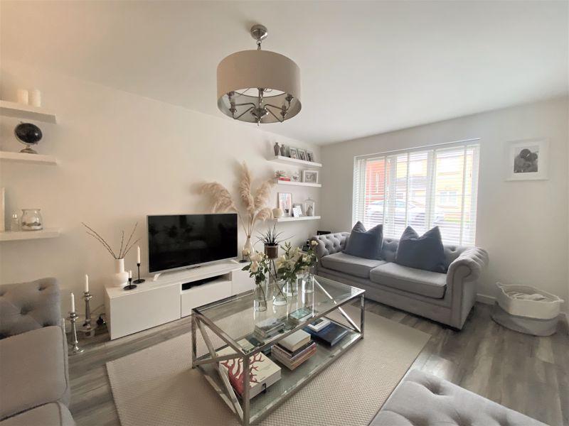 32 Bryn Meurig, Llanharry, CF72 9FY 4 bed detached house £425,000