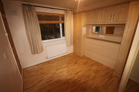 1 bedroom flat to rent, Lingfield Drive, Leeds, LS17