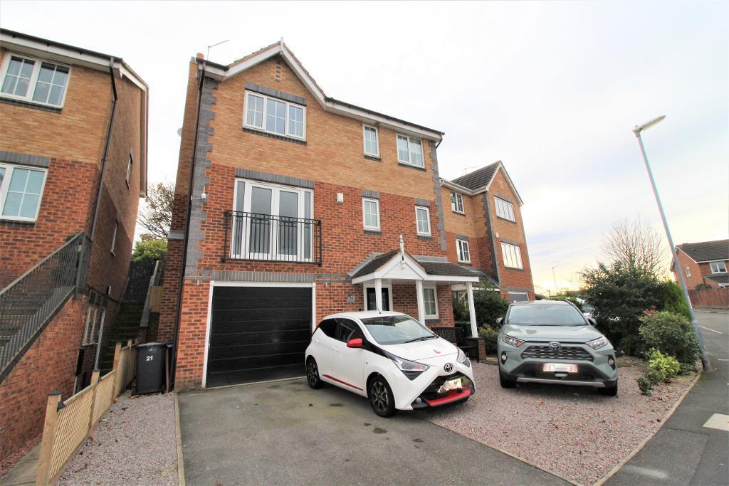 Parkland View, Lundwood, Barnsley... 5 bed detached house £275,000