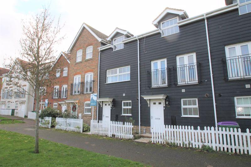 Hawkinge, Folkestone 3 bed townhouse £300,000