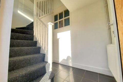 6 River Gardens, Feltham, TW14 0RE