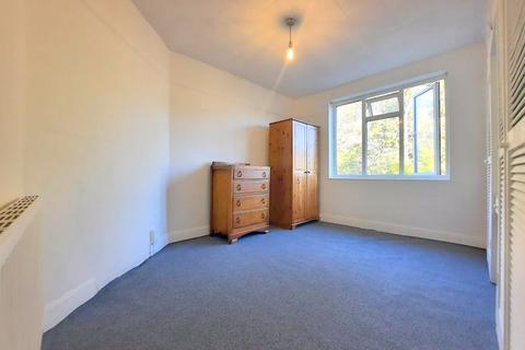 6 River Gardens, Feltham, TW14 0RE