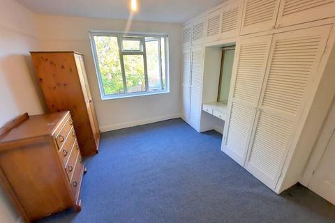 6 River Gardens, Feltham, TW14 0RE