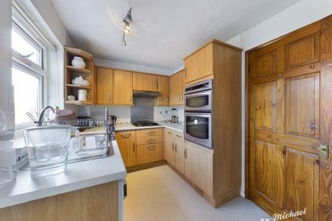 15 Alwin Close, Aylesbury, HP21 8RP