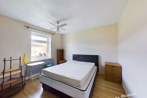 15 Alwin Close, Aylesbury, HP21 8RP