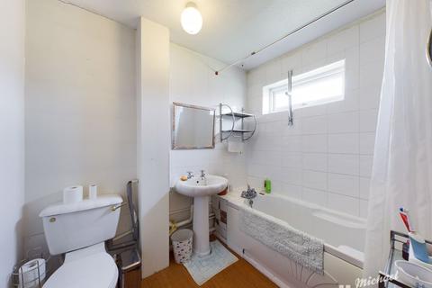 15 Alwin Close, Aylesbury, HP21 8RP
