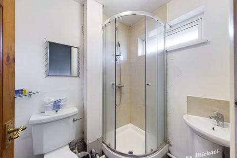 15 Alwin Close, Aylesbury, HP21 8RP