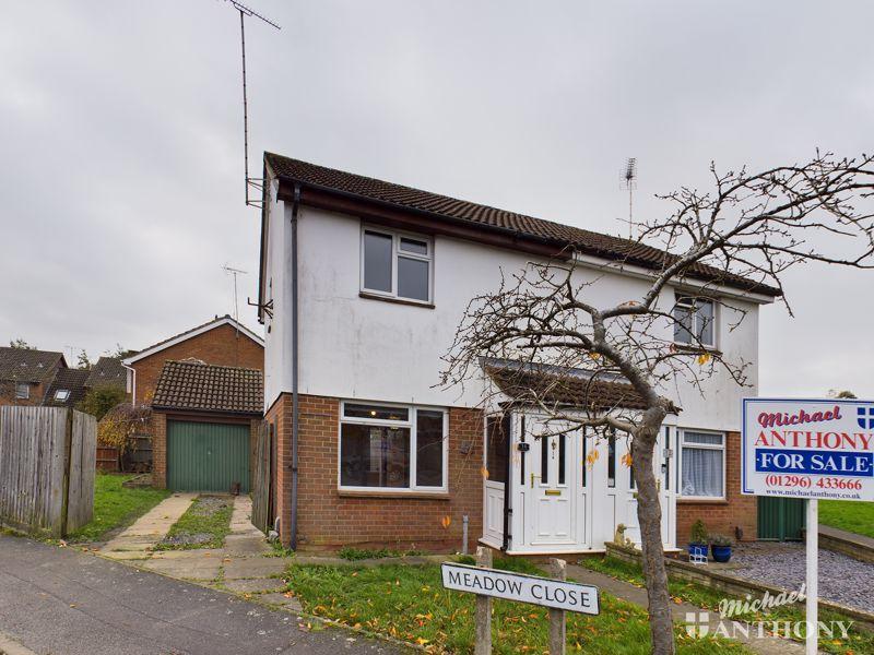 Meadow Way, The Coppice, Aylesbury 3 bed semidetached house £315,000