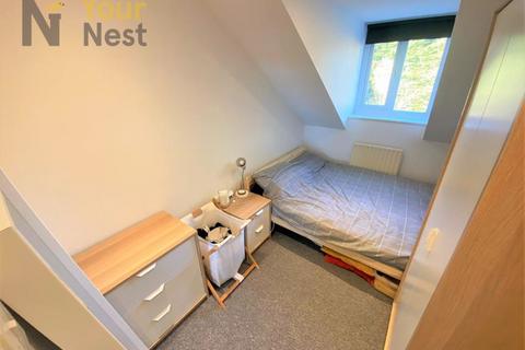 3 bedroom apartment to rent, Derwentwater Grove, Headingley, Leeds, LS6 3EN