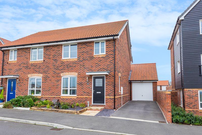 Marigold Crescent, Didcot 3 bed semidetached house £375,000