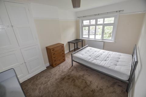 5 bedroom house to rent - St. Chads Drive, Leeds LS6