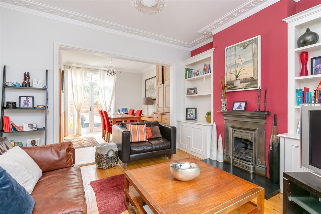 Thorney Hedge Road, London, W4 3 bed semidetached house £899,000