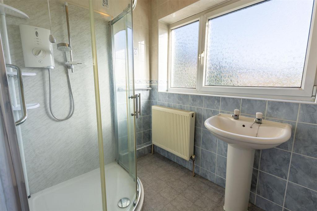 Bathroom (2)-HDR copy.jpg