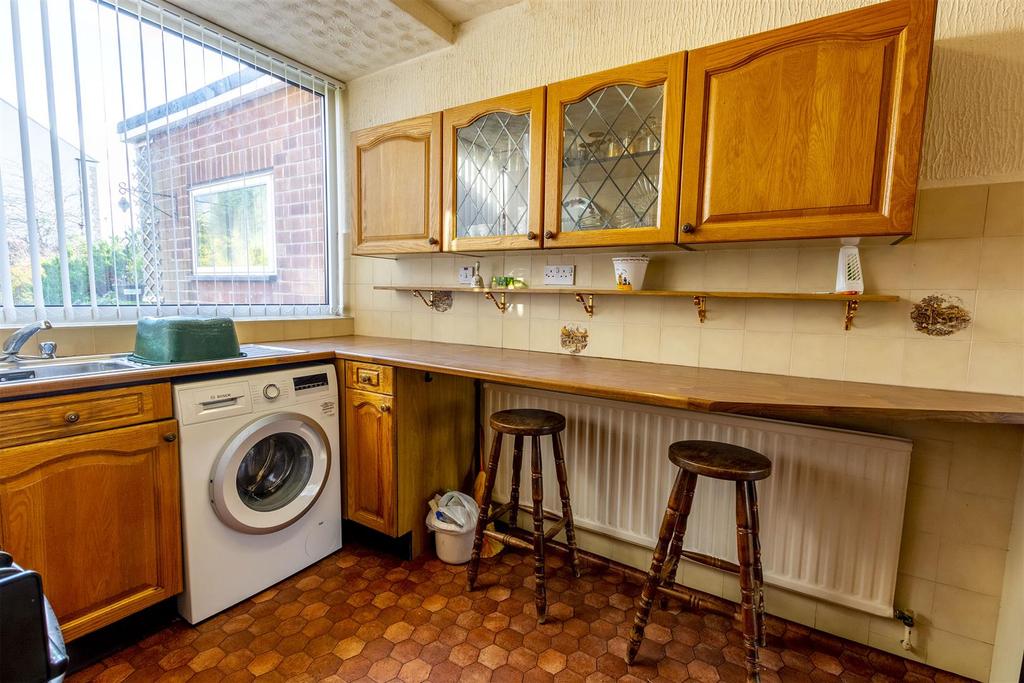 Kitchen (5)-HDR copy.jpg