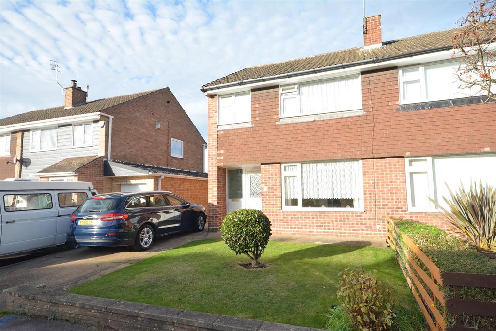 Duke Close, Hempshill Vale, Nottingham 3 bed semidetached house £200,000