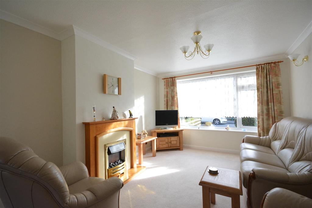 Duke Close, Hempshill Vale, Nottingham 3 bed semidetached house £200,000