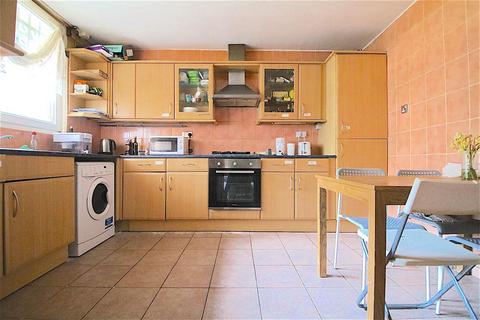 3 bedroom flat for sale, Prusom Street, London E1W