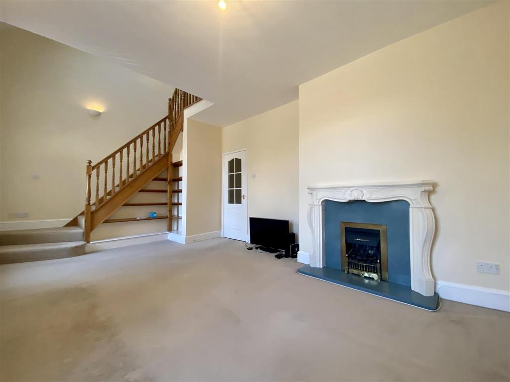 Queen Street, Swinton 2 bed £575 pcm (£133 pw)