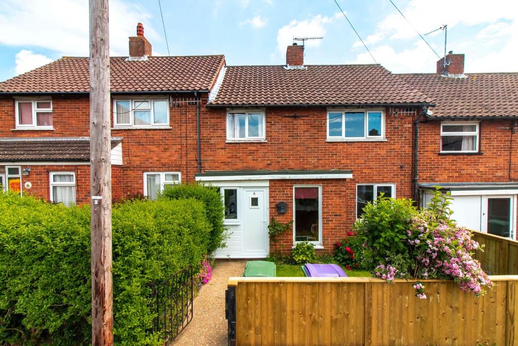 Beatty Close, Folkestone 3 bed terraced house £950 pcm (£219 pw)