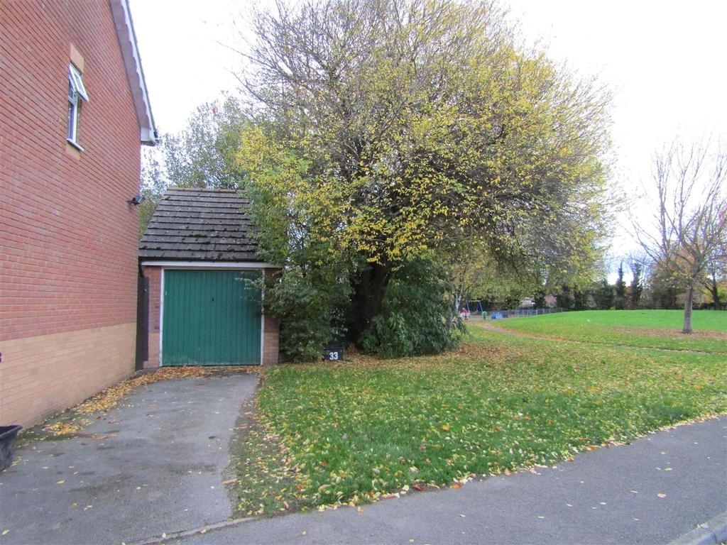 Hunters Row, Boroughbridge, York 2 bed end of terrace house £215,000