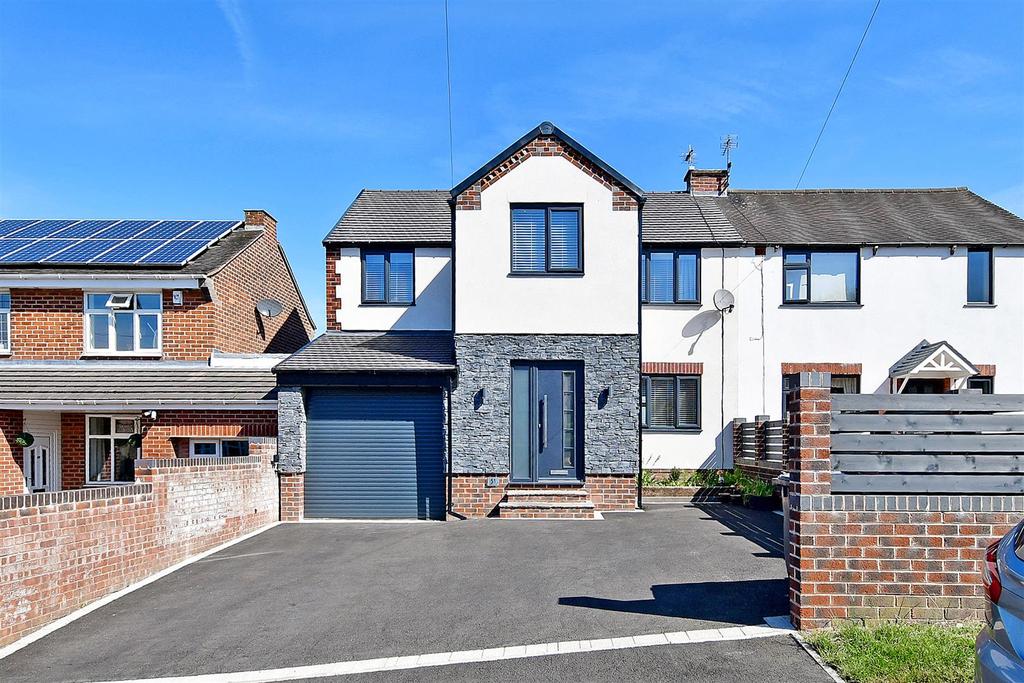 Holmley Lane, Dronfield 4 bed semidetached house £340,000