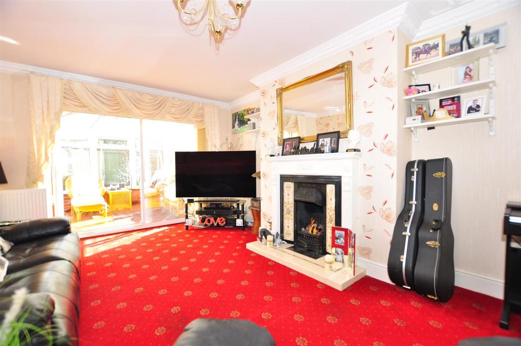 Matthews Close, Rowley Regis 4 bed detached house £340,000
