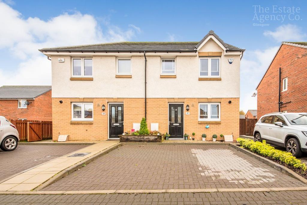 41 Lindores Drive, Stepps, Glasgow 3 bed semidetached house £199,999