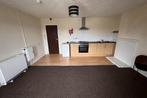 Studio to rent, Watts Avenue, Rochester