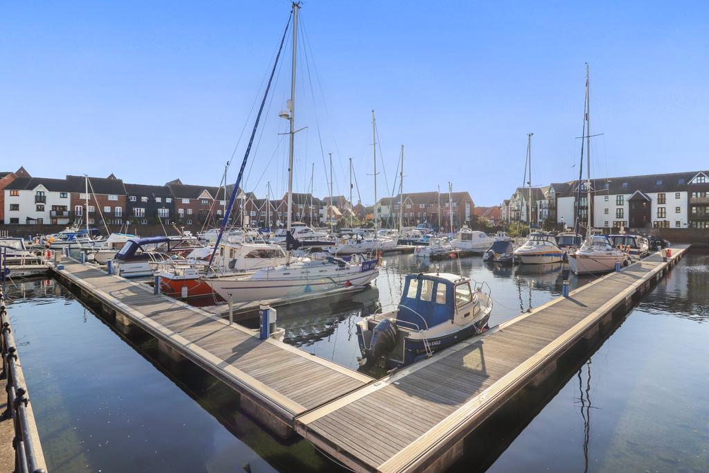 Daytona Quay, Eastbourne BN23 2 bed flat £279,950