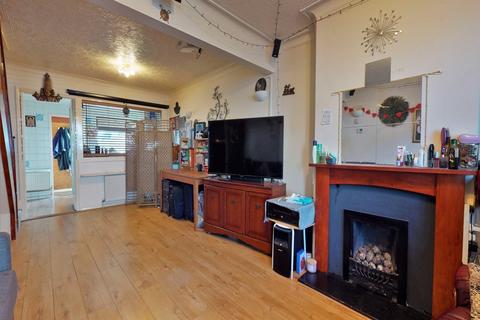 12 Mead Road, Gravesend, DA11 7PP