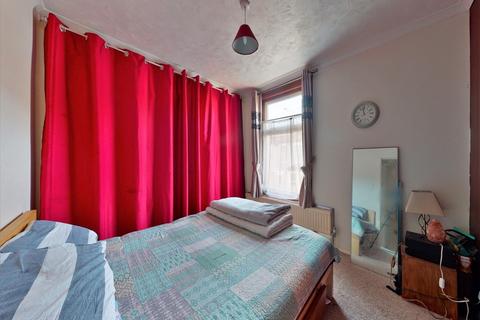 12 Mead Road, Gravesend, DA11 7PP