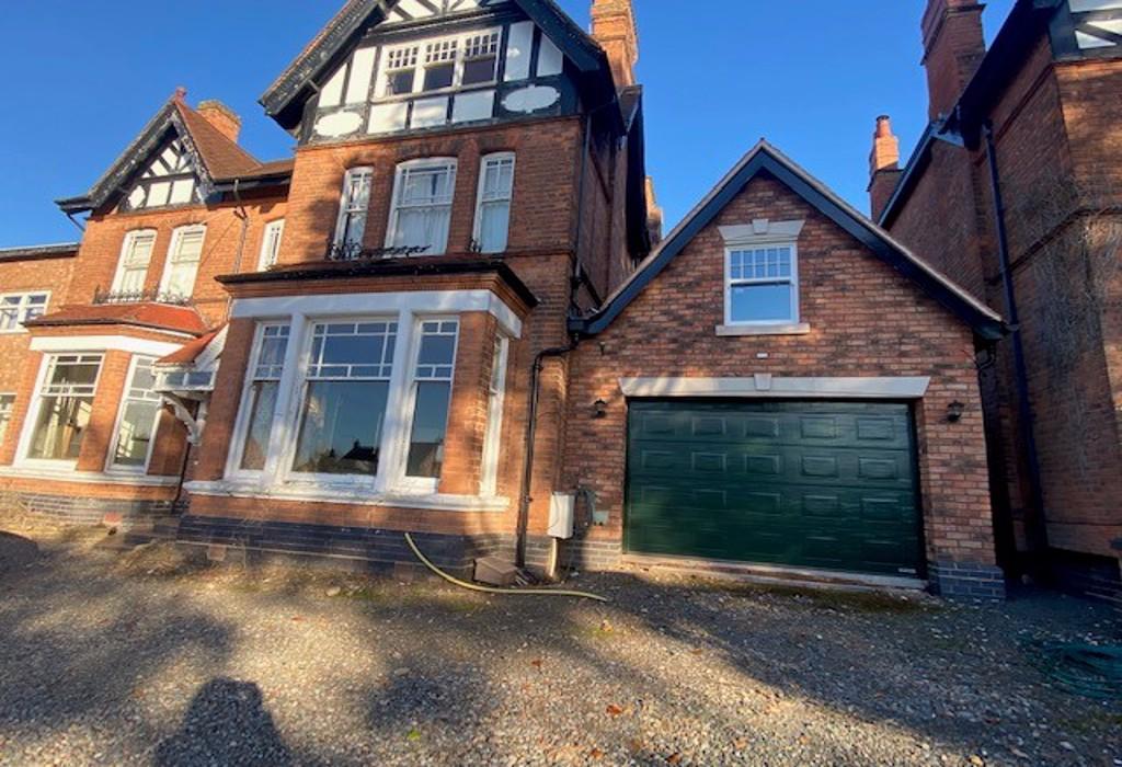 Tudor Hill, Sutton Coldfield, West... 1 bed flat £900 pcm (£208 pw)