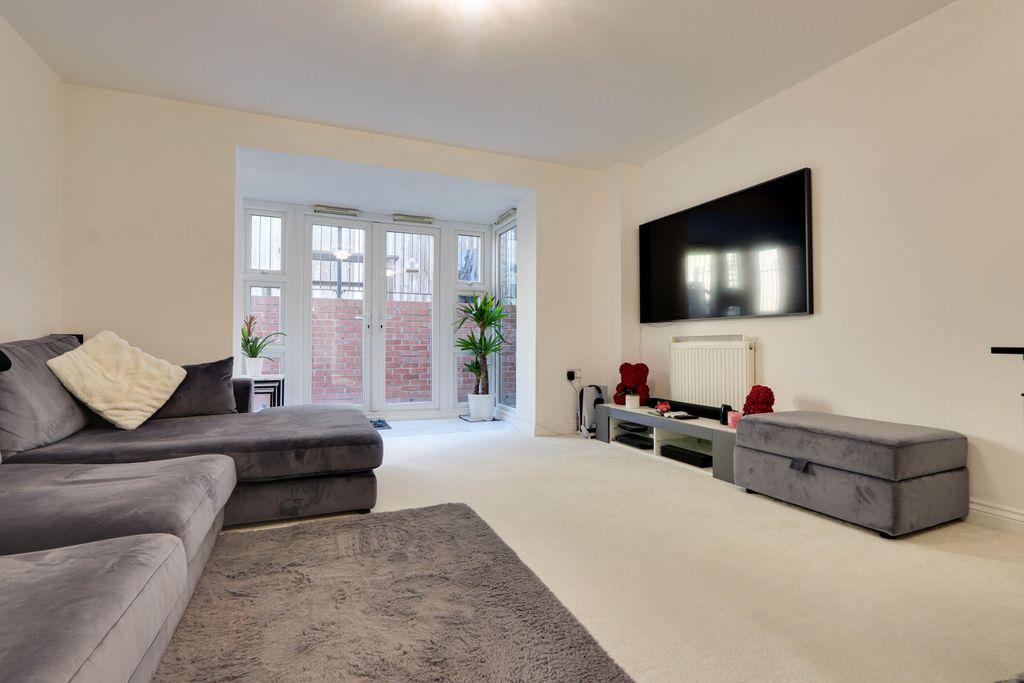 Sinclair Drive, Basingstoke RG21 6AG 3 bed semidetached house £350,000