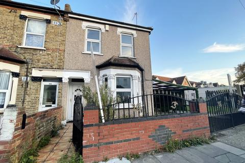 102 Martindale Road, Hounslow, TW4 7HE