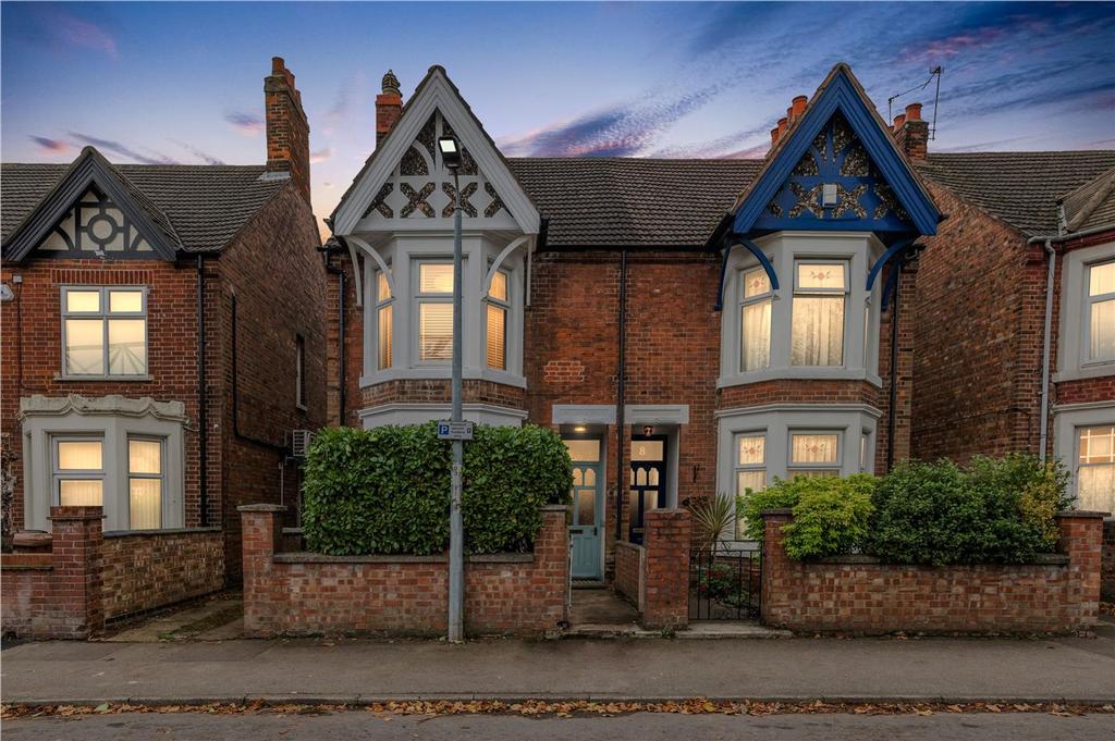 Glebe Road, Peterborough, PE2 3 bed semidetached house £250,000