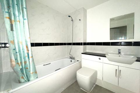 49 White Lodge Close, Isleworth, TW7 6TH