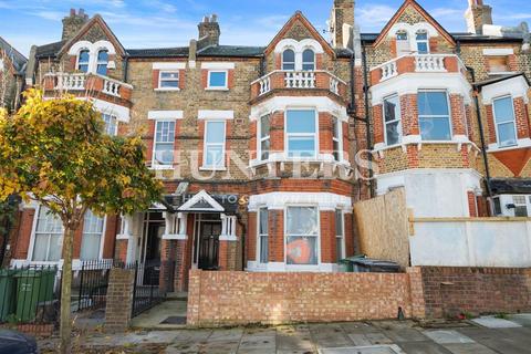14d Agamemnon Road, London, NW6 1DY