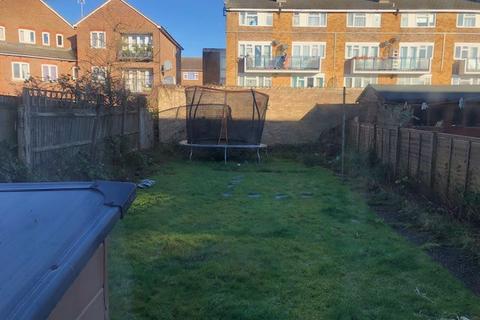 2 bedroom end of terrace house to rent, Borehamwood, WD6