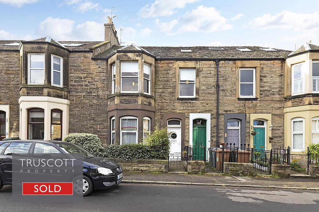 20 Ryehill Place, Leith Links, Edinburgh, EH6 8EP 4 bed flat £370,000