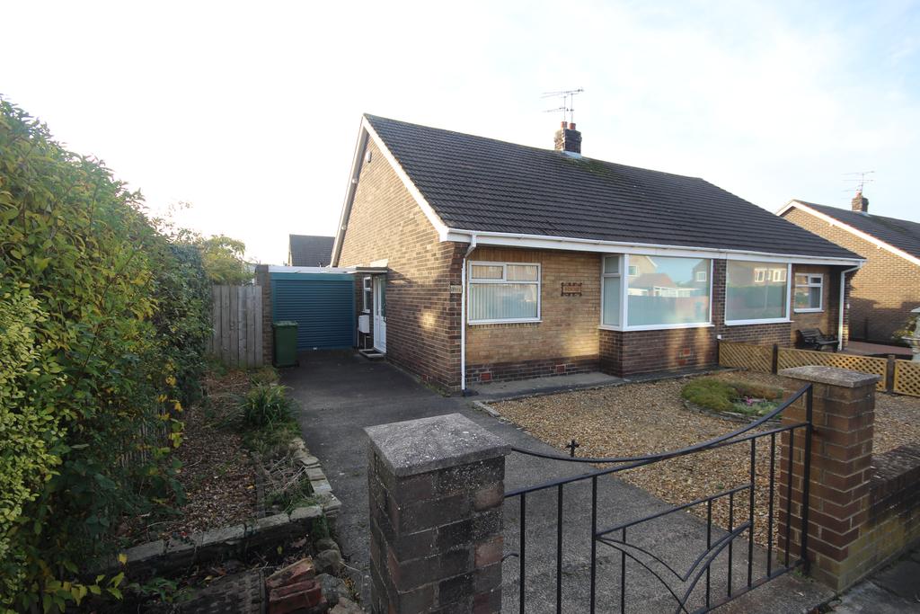 St Ronans Drive, Seaton Sluice... 2 bed semidetached bungalow £235,000